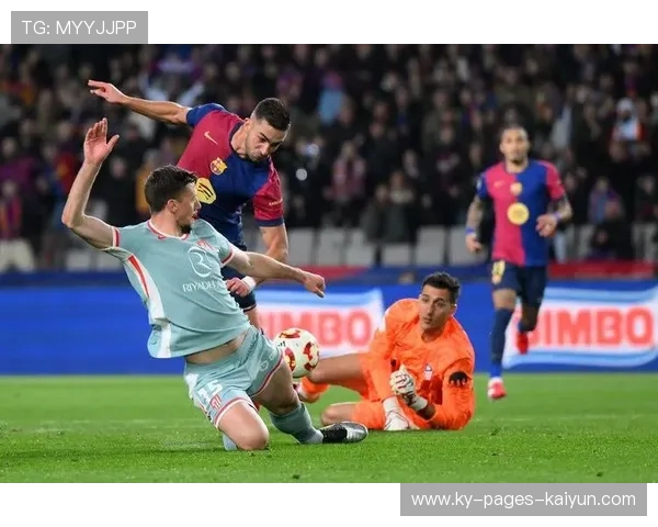 巴萨定位球战术成功制造头球破网场面震撼