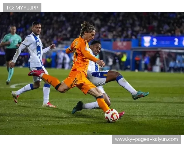 西甲皇马边路渗透有效，锋线不断制造威胁